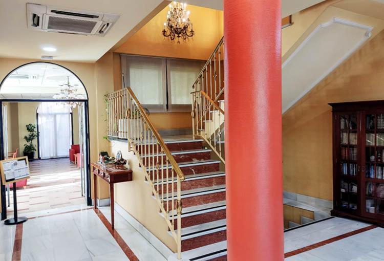 Torrejón de Ardoz Hostal Plaza Mayor מראה חיצוני תמונה
