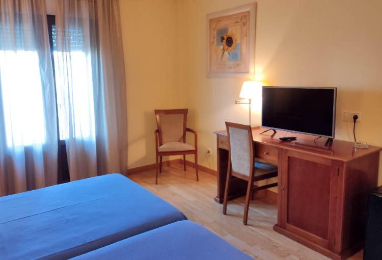 Torrejón de Ardoz Hostal Plaza Mayor מראה חיצוני תמונה