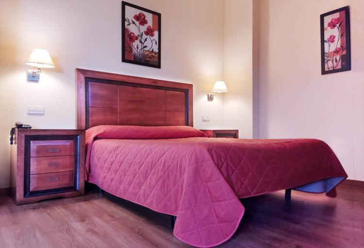 Torrejón de Ardoz Hostal Plaza Mayor מראה חיצוני תמונה