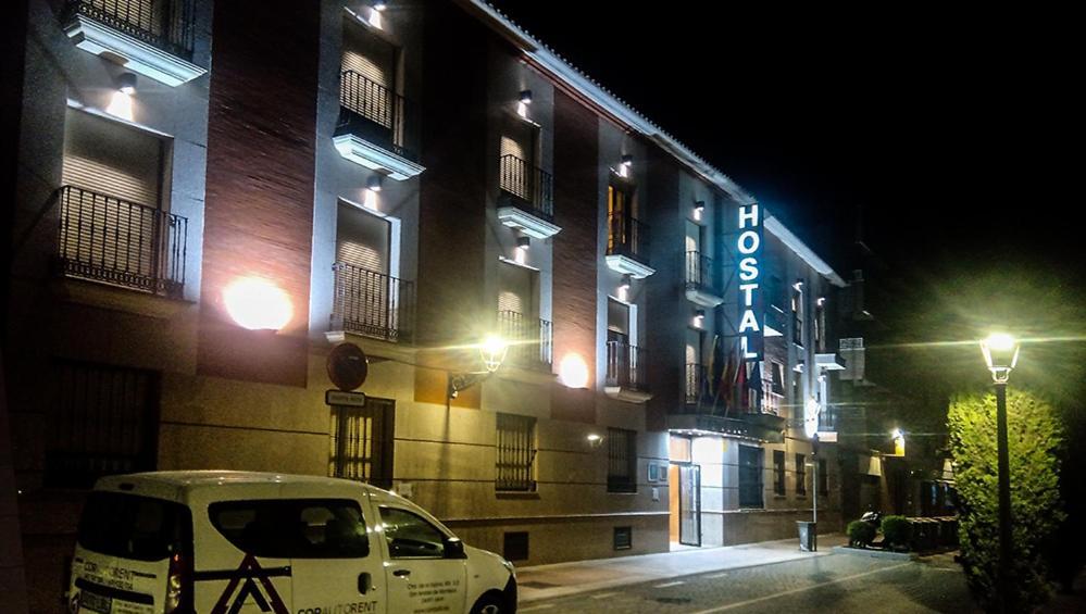 Torrejón de Ardoz Hostal Plaza Mayor מראה חיצוני תמונה