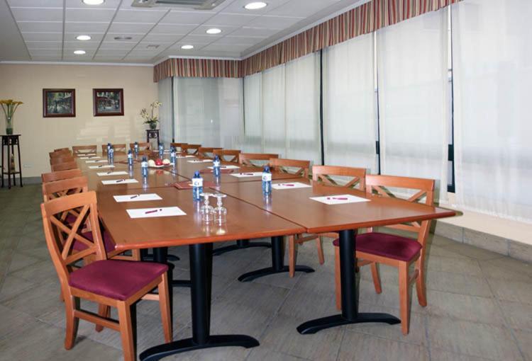Torrejón de Ardoz Hostal Plaza Mayor מראה חיצוני תמונה