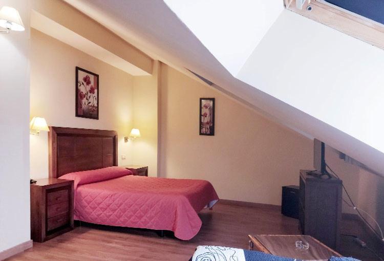 Torrejón de Ardoz Hostal Plaza Mayor מראה חיצוני תמונה