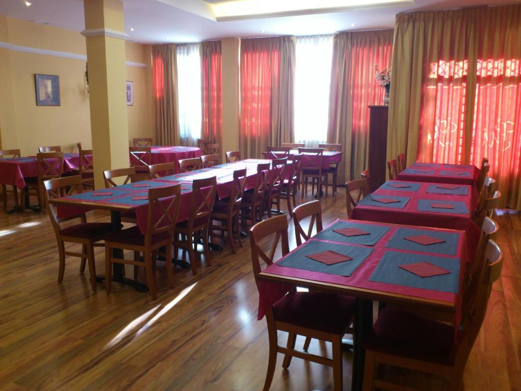 Torrejón de Ardoz Hostal Plaza Mayor מראה חיצוני תמונה